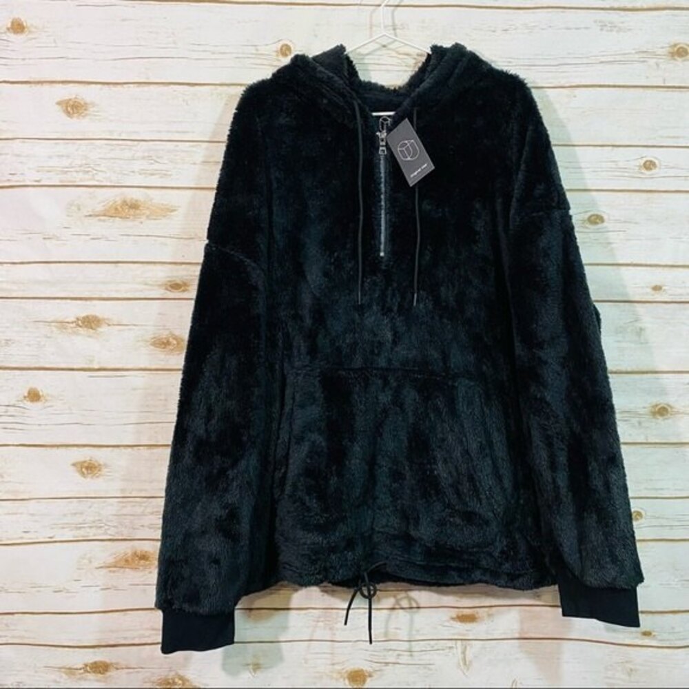 Original use woman’s black plus size XXL pull over hoodie 1/4 zip fleece jacket.
